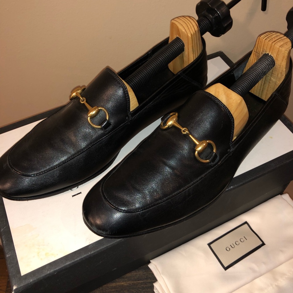 Men’s Gucci gold horsebit loafer. 9 offer me